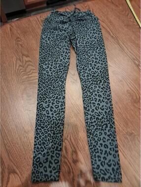 PINK black And Grey Cheetah Leggings Active Wear Athletic Suze XS EuC
